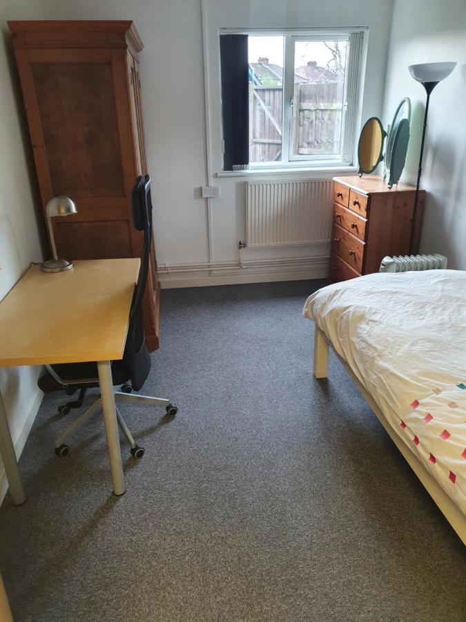 Dan'S Homestay Bristol Exterior foto